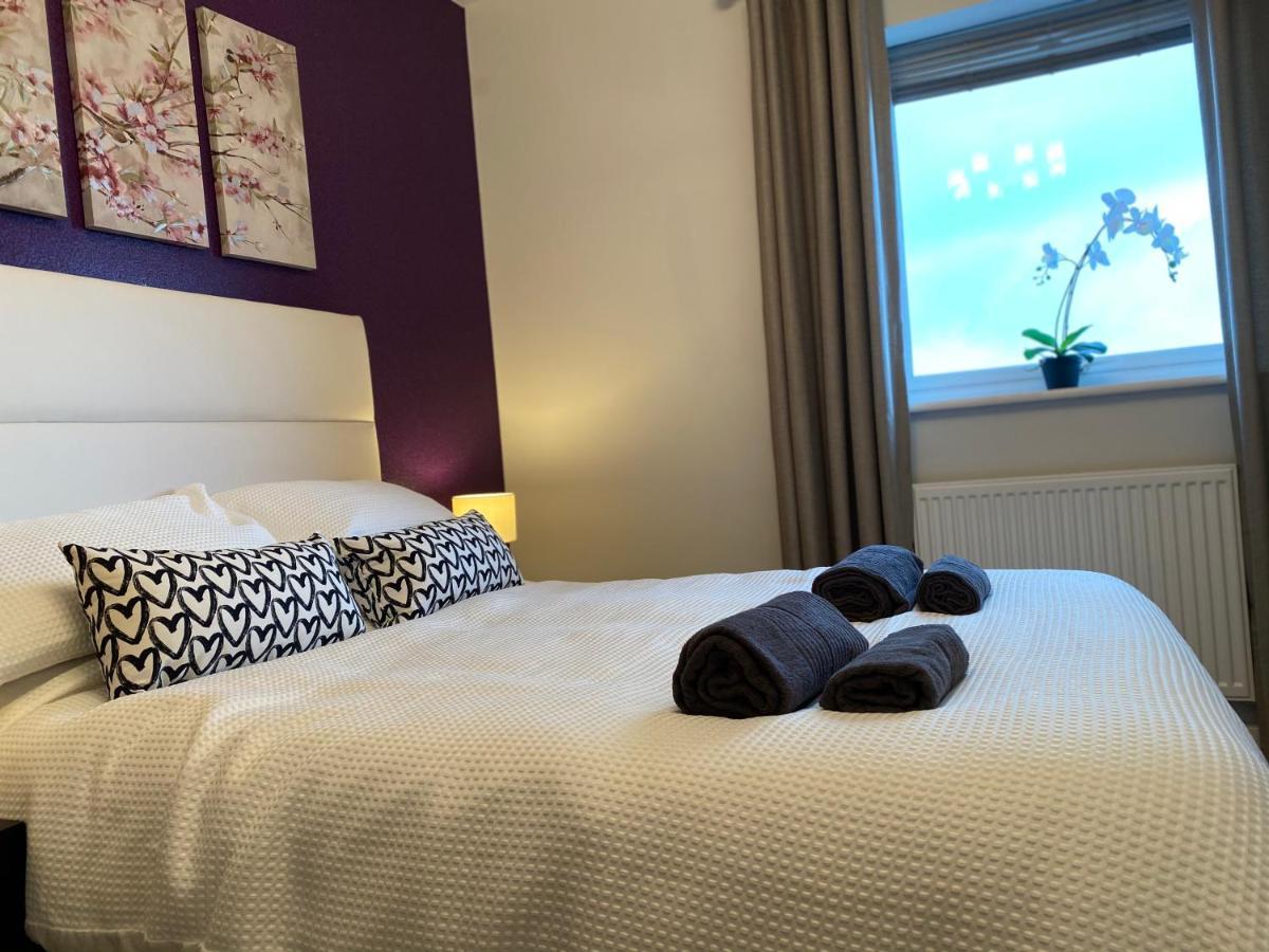 Stunning Sea Views, Luxury Apartment Beaches & Restaurants Are A Short Walk Away New Quay Eksteriør bilde