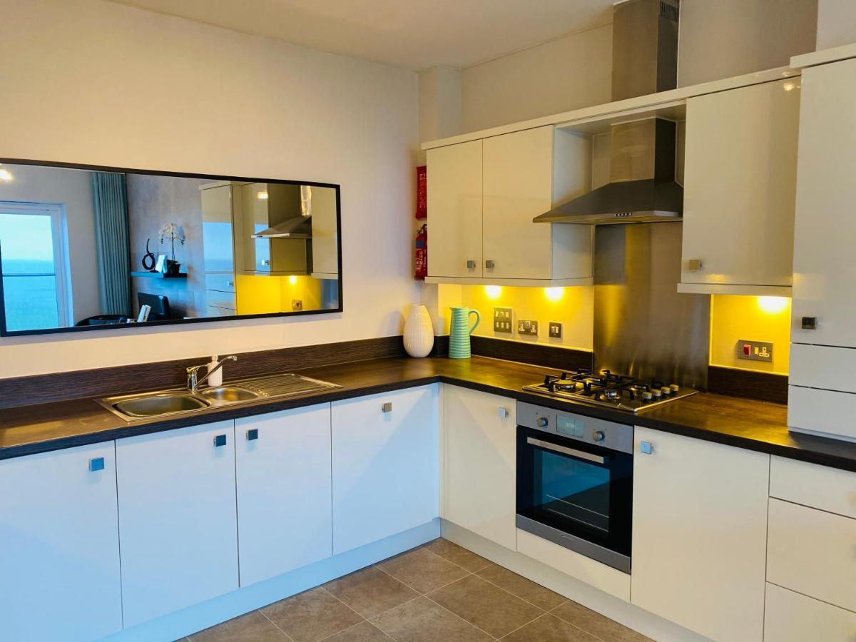 Stunning Sea Views, Luxury Apartment Beaches & Restaurants Are A Short Walk Away New Quay Eksteriør bilde