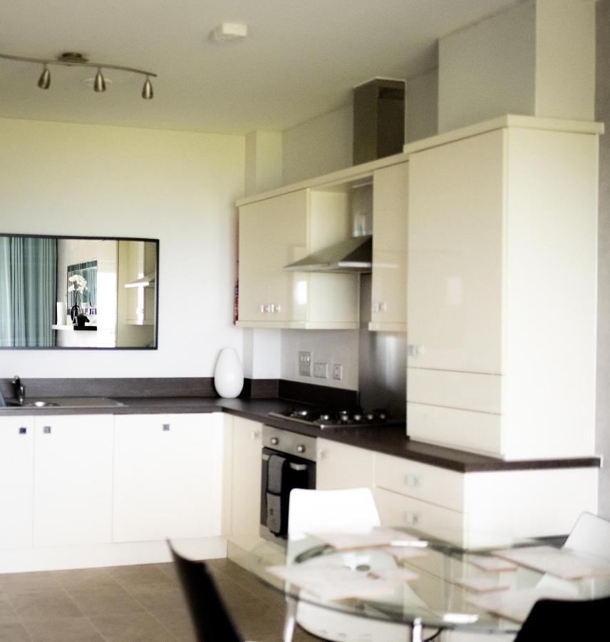 Stunning Sea Views, Luxury Apartment Beaches & Restaurants Are A Short Walk Away New Quay Eksteriør bilde