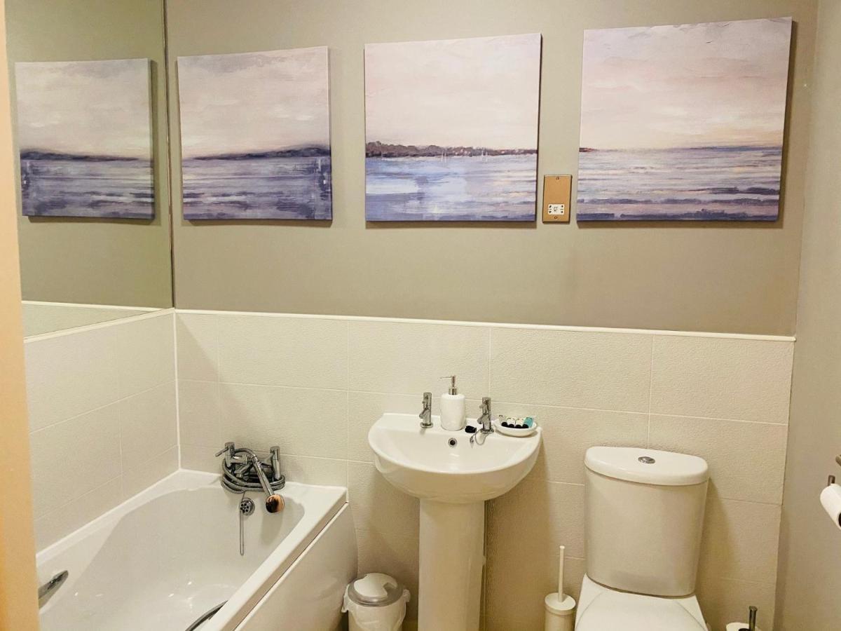 Stunning Sea Views, Luxury Apartment Beaches & Restaurants Are A Short Walk Away New Quay Eksteriør bilde